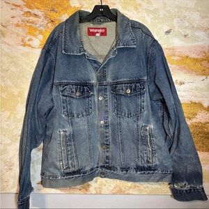 Vintage Distressed Wrangler Men's Blue Denim Trucker Jacket